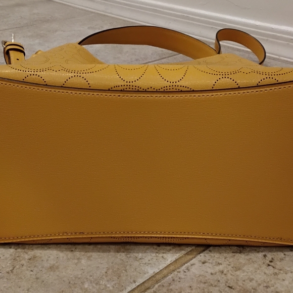 Coach Mustard Yellow Shoulder Bag and Matching Wallet - Picture 3 of 6
